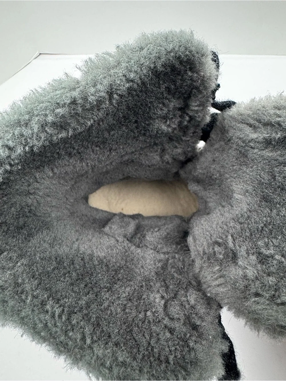 I Heart UGG Youth Black Wool Lined Boots. Size 4. Excellent preowned condition.